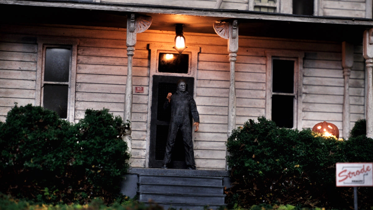 Michael Myers House Diorama Inspired by Halloween Movie